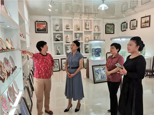 市妇联领导到女企业家协会调研