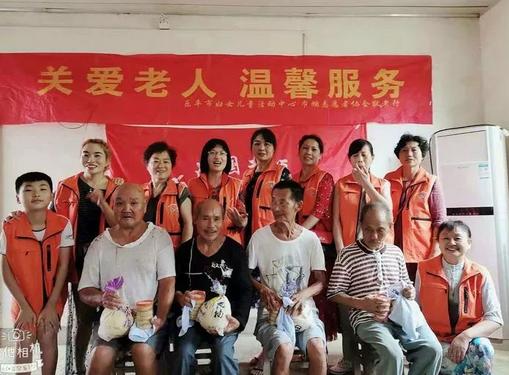 志愿服务不忘”边边角角”