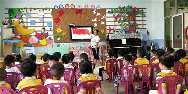 市实验幼儿园开展红色文化主题教育活动