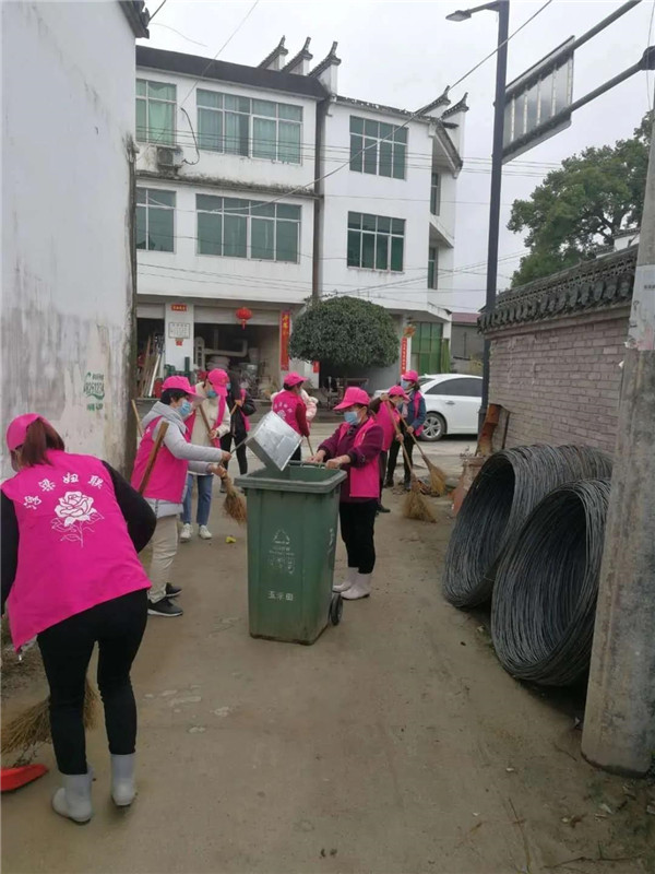 同心抗疫学雷锋，妇联关爱在行动