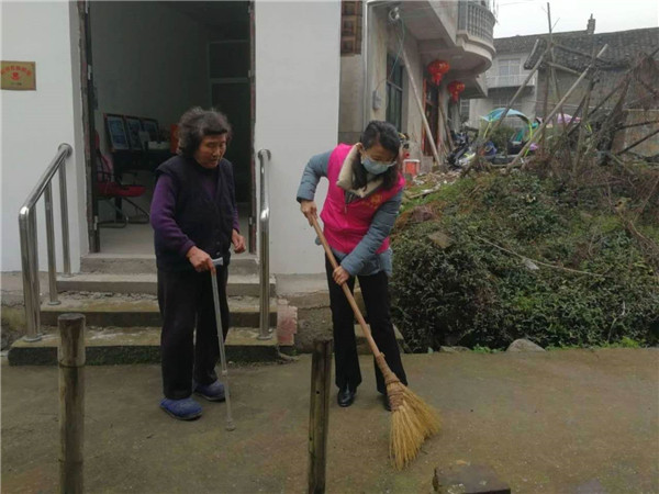 真情服务暖人心——市妇联开展关爱困难群体志愿服务活动综述