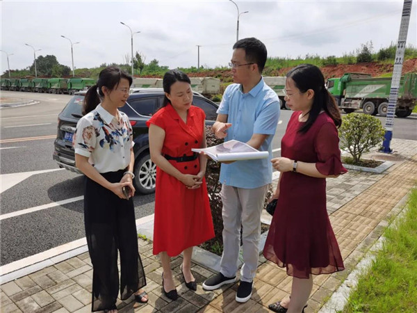 市妇联主席盛璟晶一行赴浮梁县调研基层妇女儿童工作