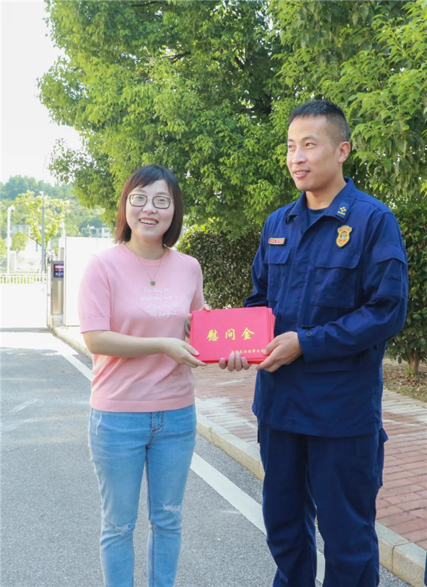 军民鱼水情 慰问暖人心 高新区妇联开展“八一”走访慰问
