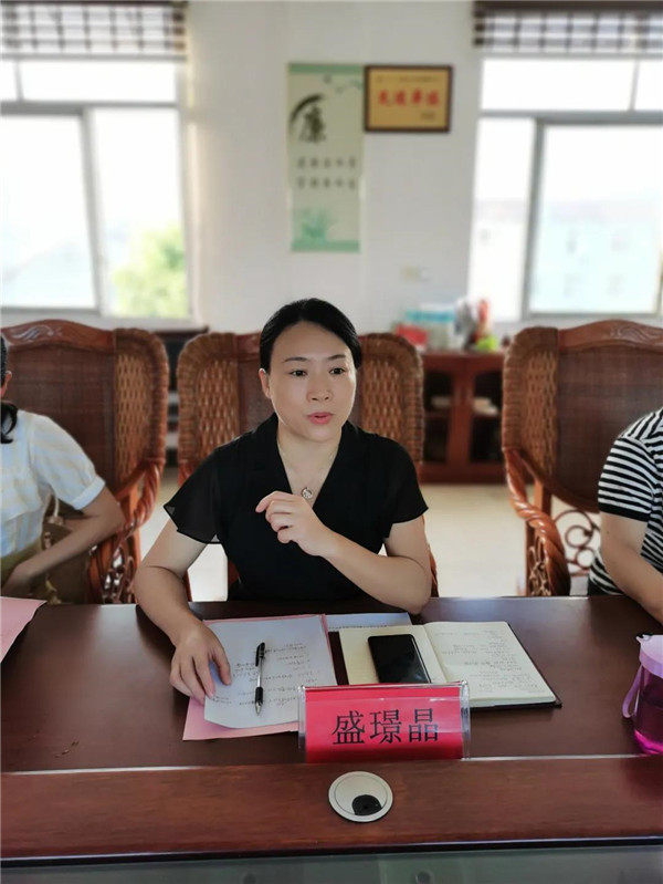 市妇联深入基层，助力巾帼脱贫行动