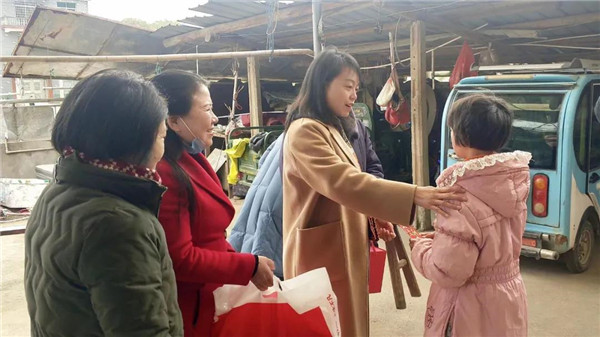 昌南新区：携手爱心企业“把爱带回家”，乡村振兴路上共建“幸福家园”