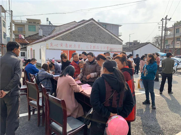 昌南新区妇女小组长搭起就业桥梁 助力乡村振兴