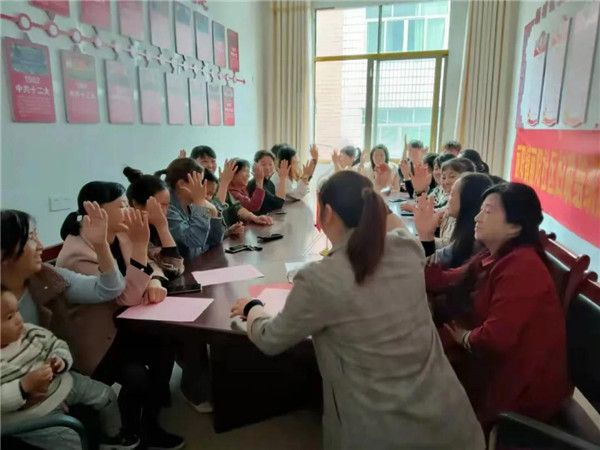选优配强妇女“领头雁”︱昌江区圆满完成村（社区）妇联换届工作