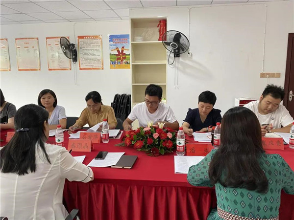 为民办实事——大力发展家政服务行业，保民生、促就业
