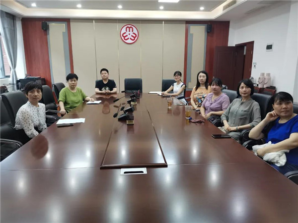 市妇联组织收看“七一勋章”颁授仪式
