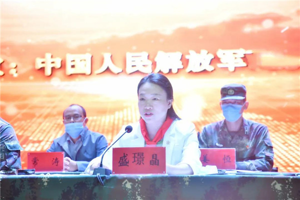 把关爱进行到底 让温暖流进心田——市妇联携手驻景某部队举办首季“景缨”爱心助学基金发放仪式