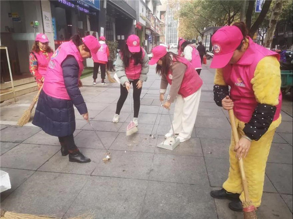 珠山区奥林社区、画眉楼社区开展“青花姐姐”巾帼志愿服务活动