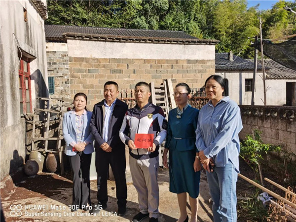 景德镇市妇联深入基层开展走访慰问重点人群和家庭活动