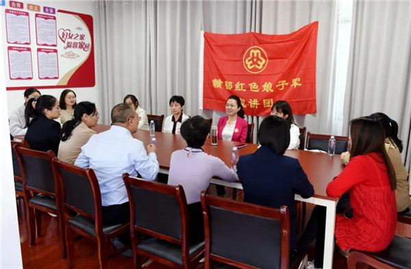 景德镇市妇联主席郑伟秀赴乐平调研并宣讲党的二十大精神