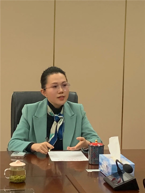 市妇联召开女企业家座谈会