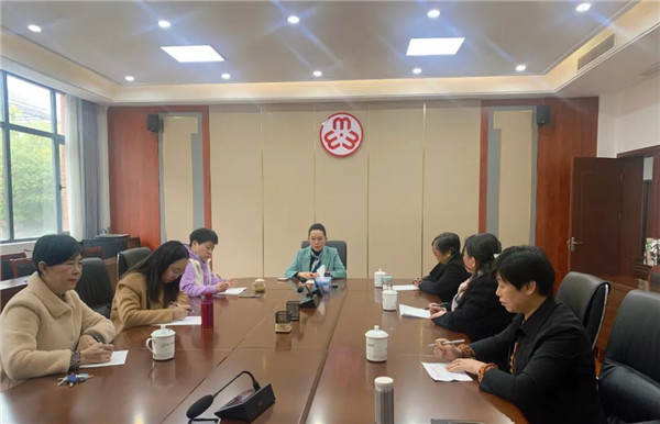 市妇联召开女企业家座谈会
