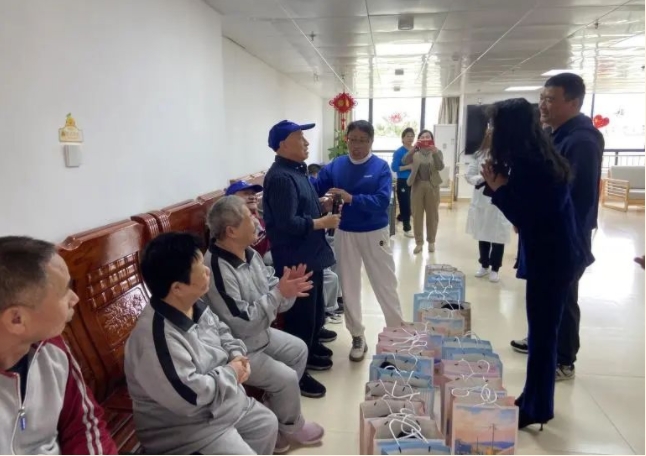 “我们的节日·重阳 关爱老人温暖同行”景德镇市妇女儿童活动中心开展重阳节敬老活动