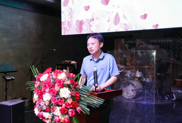 “缘定瓷都”全周期人才婚恋服务联盟启动仪式暨景德镇市青年人才联谊活动举行 吴隽为联盟成员单位授牌并宣布启动