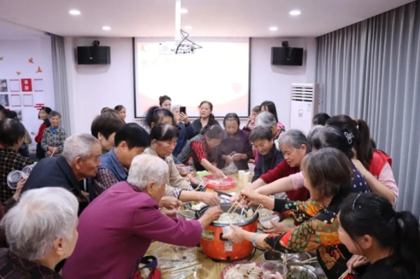 巾帼暖心，爱在重阳——景德镇市各级妇联组织多彩活动庆佳节