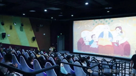 点亮科学梦想 启迪智慧童心|景德镇市妇女儿童活动中心走进市科技馆“科学之夜”，以科学魅力赋能亲子共育