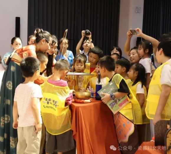 点亮科学梦想 启迪智慧童心|景德镇市妇女儿童活动中心走进市科技馆“科学之夜”，以科学魅力赋能亲子共育